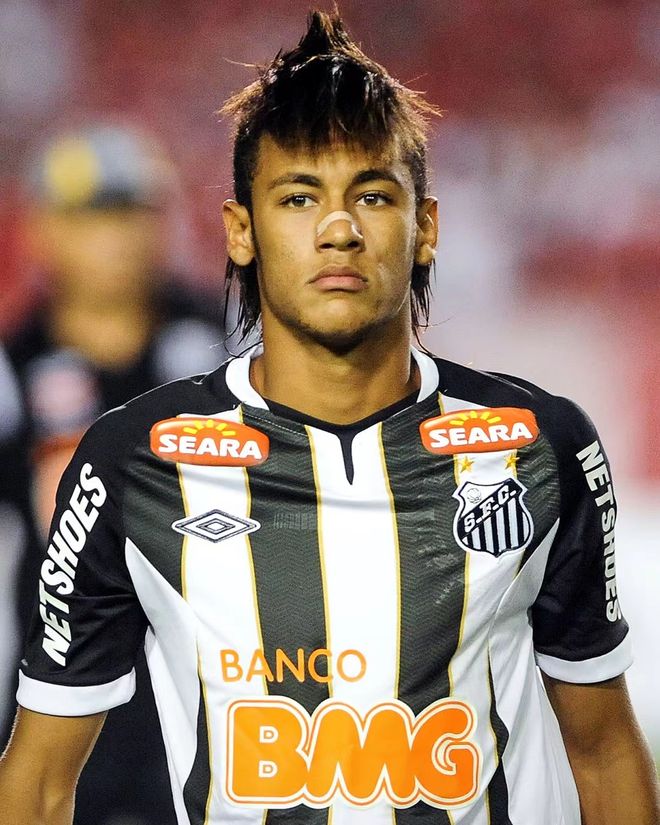 萨尼亚选择内马尔为自己最难对付的对手，廷贝尔选择梅西