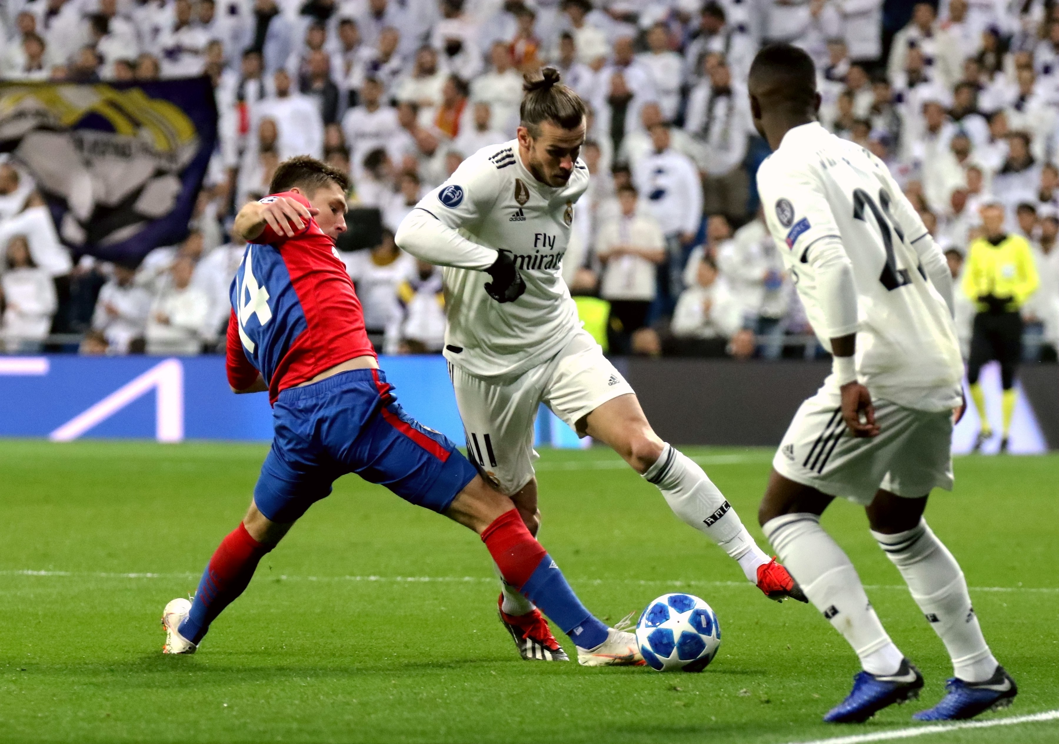 NBA战报：里夫斯44分11助，八村塁绝杀，湖人123-120猛龙