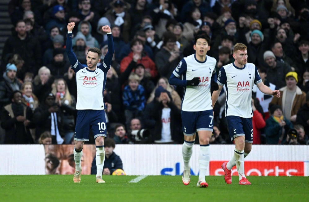 每体：巴萨仍在关注凯恩，等待他和拜仁的最终动向