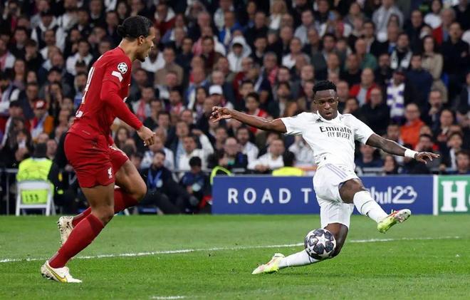 判若两队，武汉三镇前14轮5胜3平6负，后16轮1胜4平11负