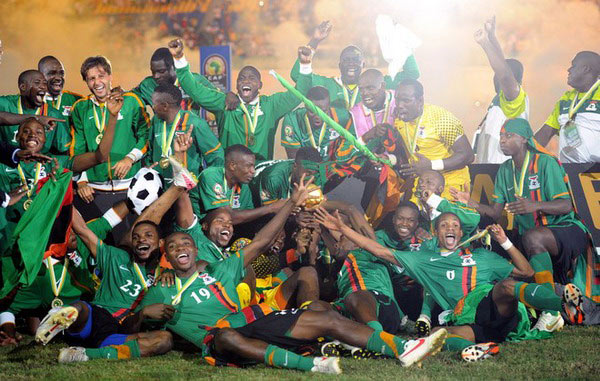 基德：只要安东尼·戴维斯穿上球衣出场，我们就有机会赢球