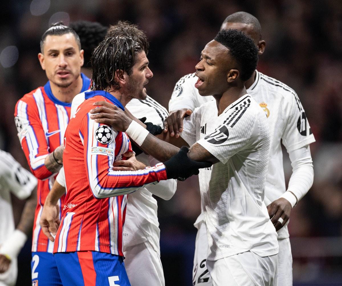 荷兰vs立陶宛：范戴克、德利赫特、哈维-西蒙斯首发