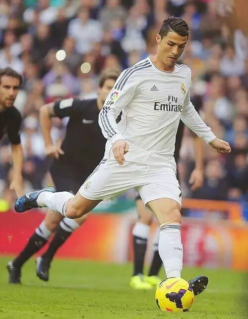 英媒：曼联准备以3000万英镑的价格出售霍伊伦